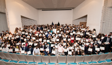 Estudiantes UAI reciben reconocimiento por sus méritos académicos
